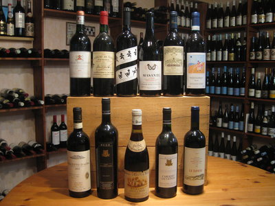 Flaschen für die nächste Weinprobe / ca. Juni 2016