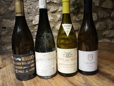 20160809_125450.jpg (2.94 MiB) 2177 mal betrachtet Wageck Chardonnay Sülzener Weg `13, Joly Clos de la Bergerie `08, Rayas C9dP blanc `99, Alliet L`Huisserie `11 (v.l.n.r.)